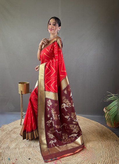 Exquisite Silk Saree with Ikkat Pallu