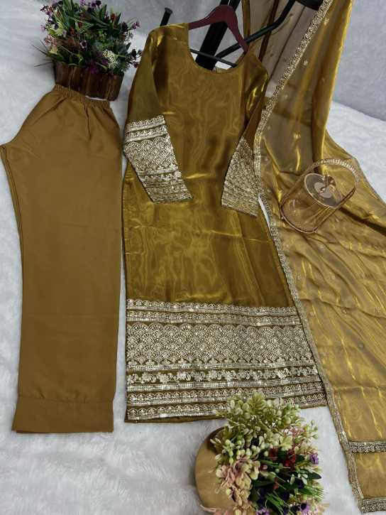 Elegant Embroidered Kurti Set with Dupatta